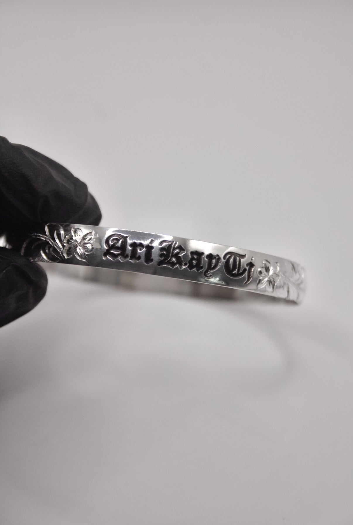 SILVER Cursive Maile Leaf with NAME Bangle (8mm width)