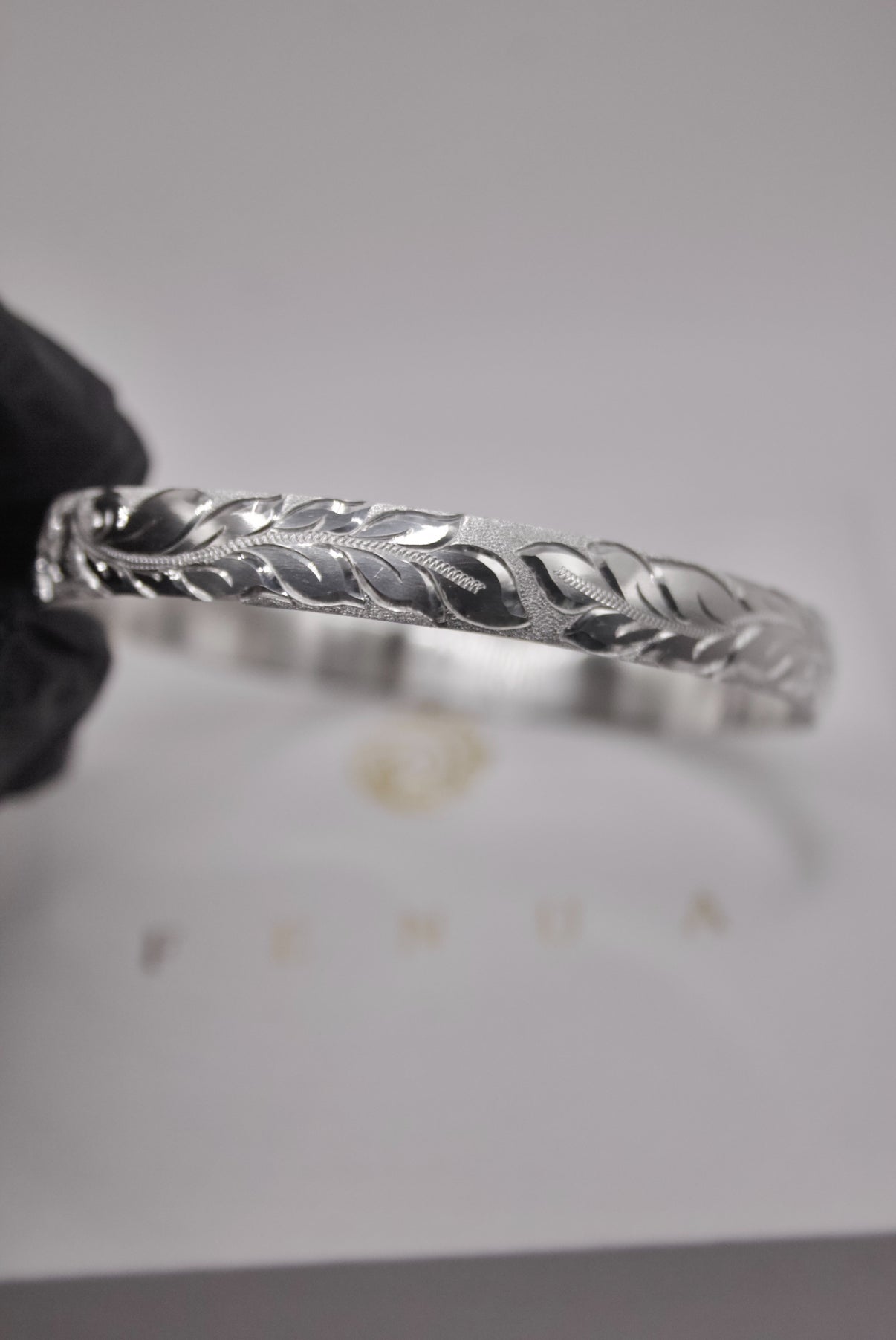 SILVER Cursive Maile Leaf with NAME Bangle (8mm width)