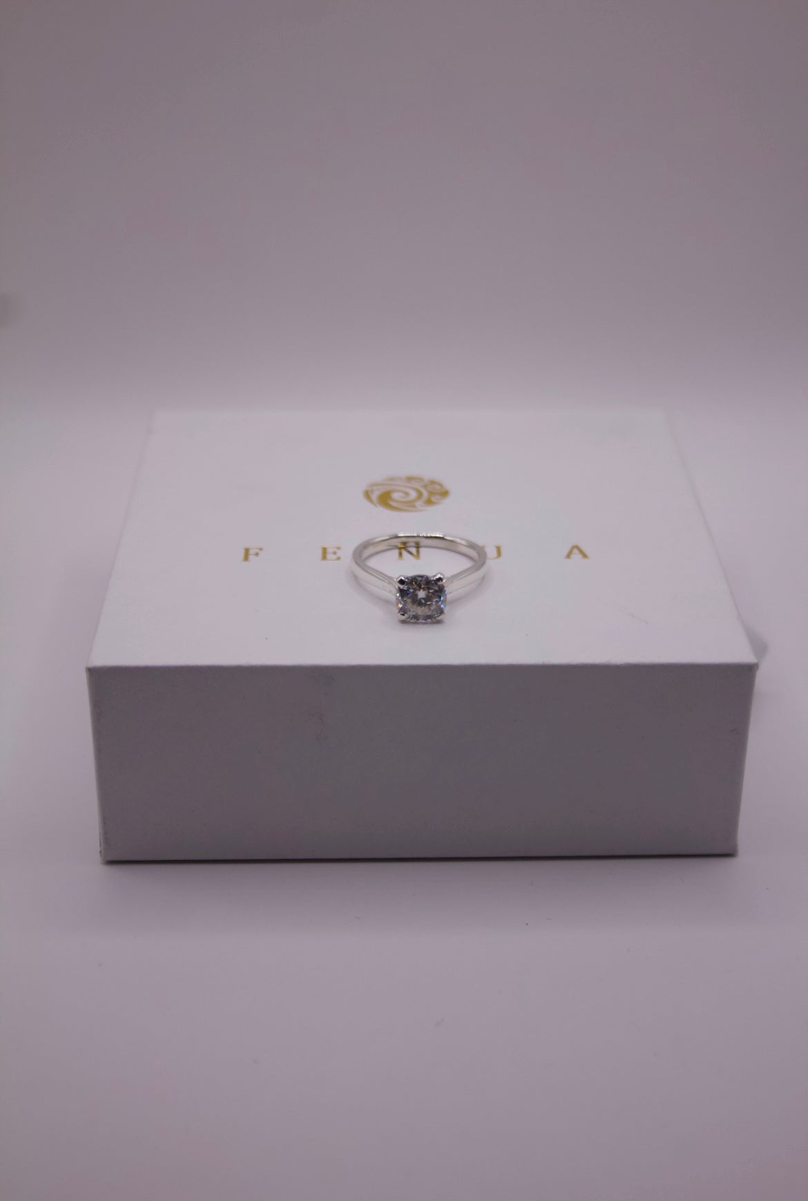 Cushion Cut Engagement Ring – 14K Gold, 1ct Moissanite