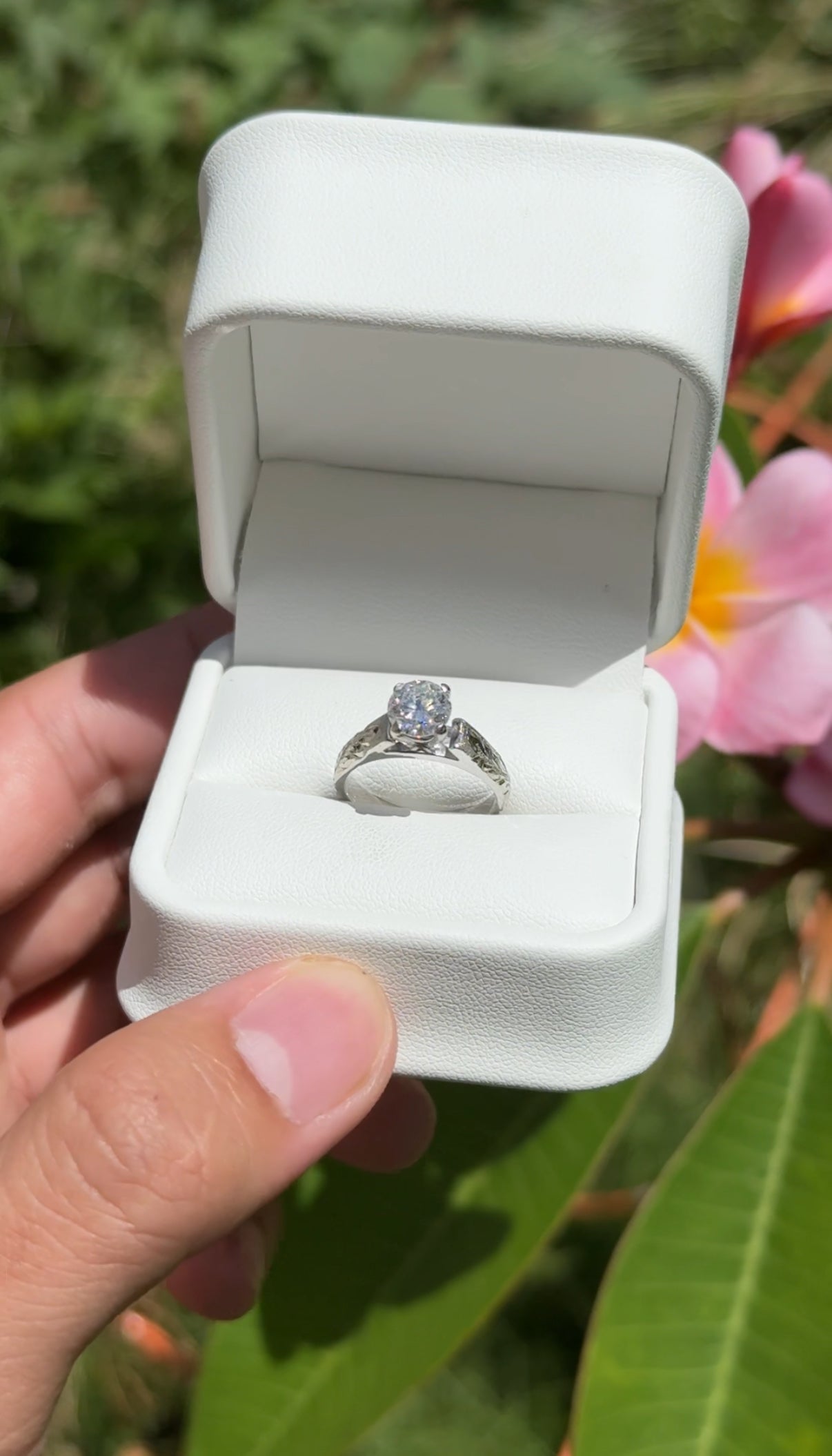 Maile Leaf Engraved Cathedral Ring – 4mm, 14K Gold, 1ct Oval Lab Diamond