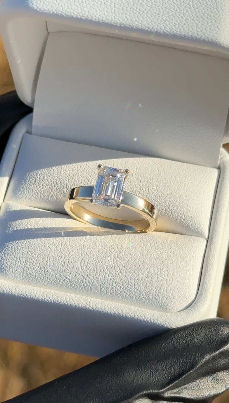 Emerald Cut Engagement Ring – 2ct Lab Diamond, 14kt Gold