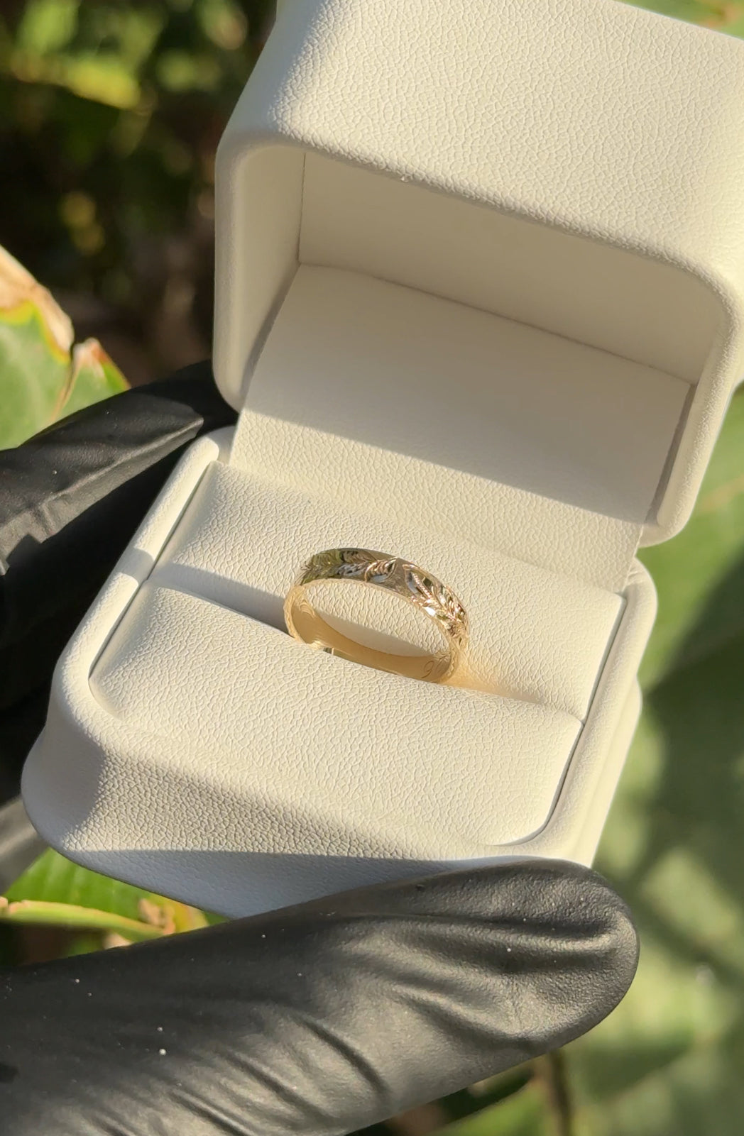 Flat ‘Ōhi’a Lehua and Maile Leaf – 4mm (Solid 14K Gold)