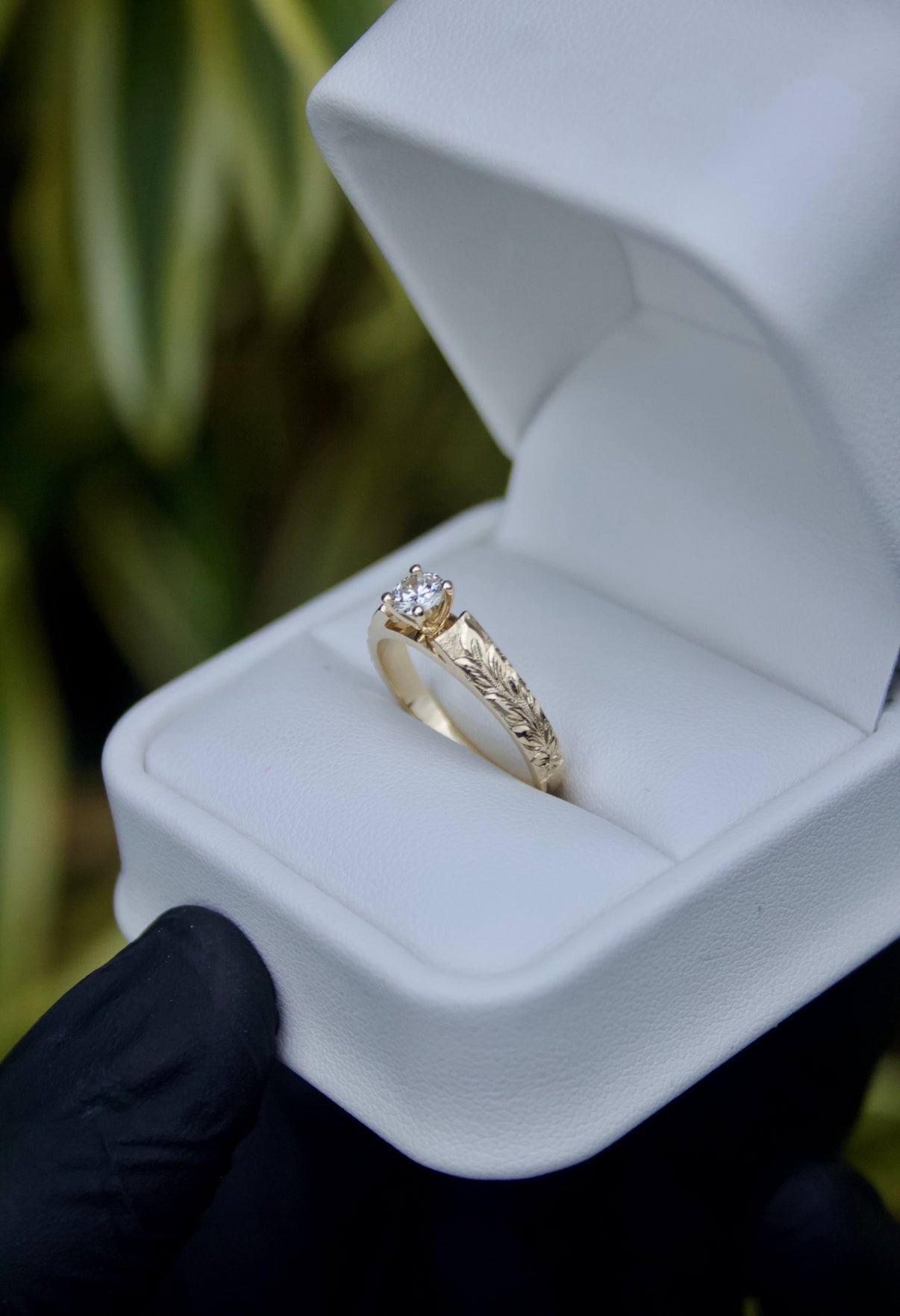 Maile Leaf Engraved Cathedral Ring – 4mm, 14K Gold, 1ct Round NATURAL Diamond