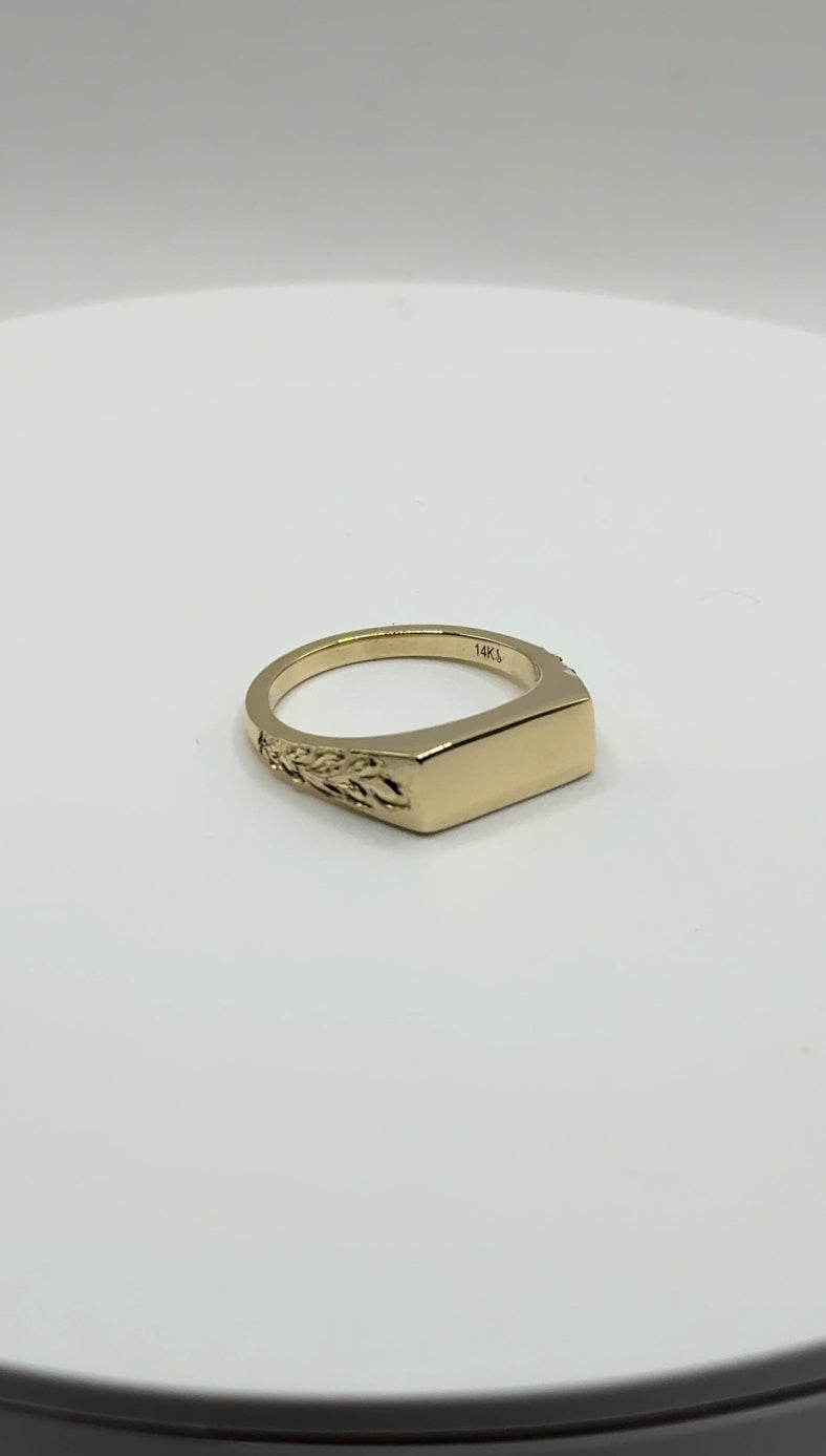 Maile Leaf Engraved Signet Ring – 4mm (Solid 14K Gold)
