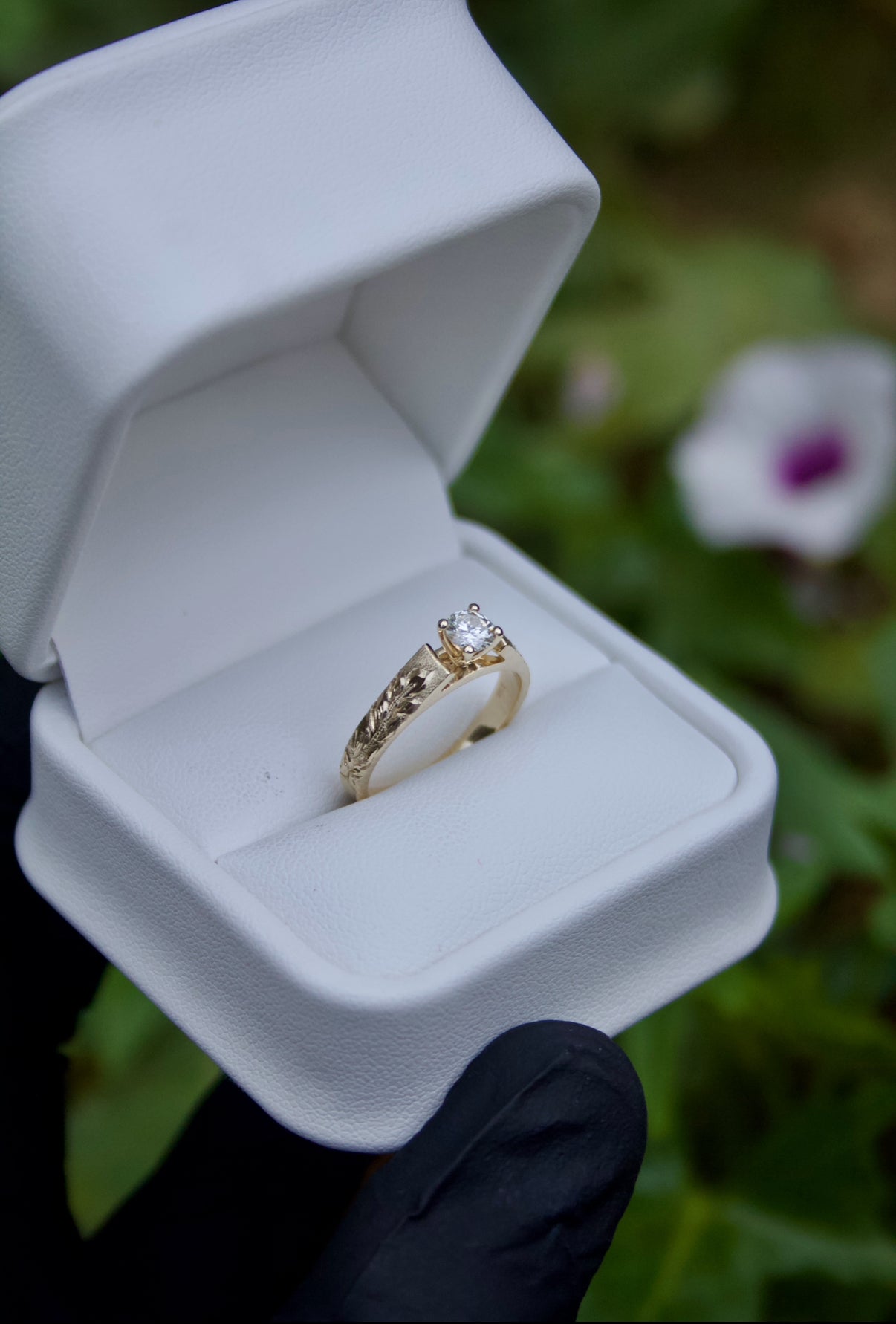 Maile Leaf Engraved Cathedral Ring – 4mm, 14K Gold, 1ct Round NATURAL Diamond