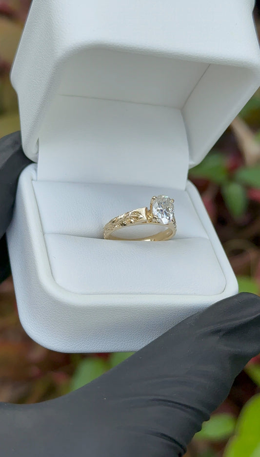 Maile Leaf Engraved Cathedral Ring – 4mm, 14K Gold, 1ct Oval Lab Diamond