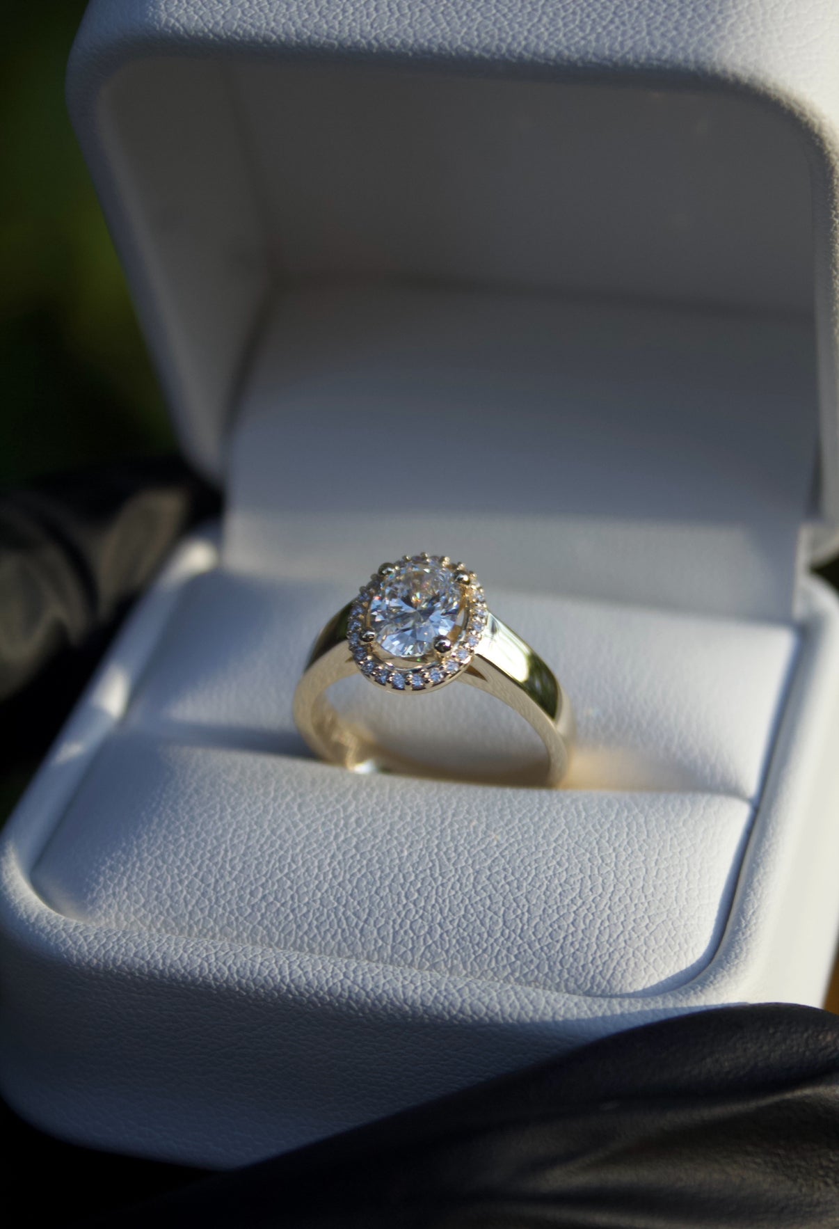 Oval Cut with Halo Engagement Ring – 4mm, 14K Gold, 1ct Lab Diamond
