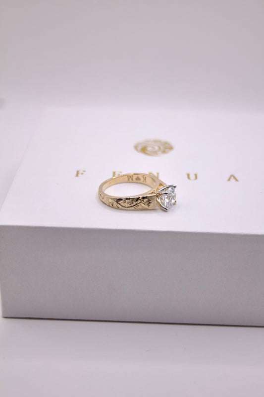 ʻŌhiʻa Lehua & Lauaʻe Engraved Cathedral Ring – 4mm, 10k Gold, 1ct Lab Diamond
