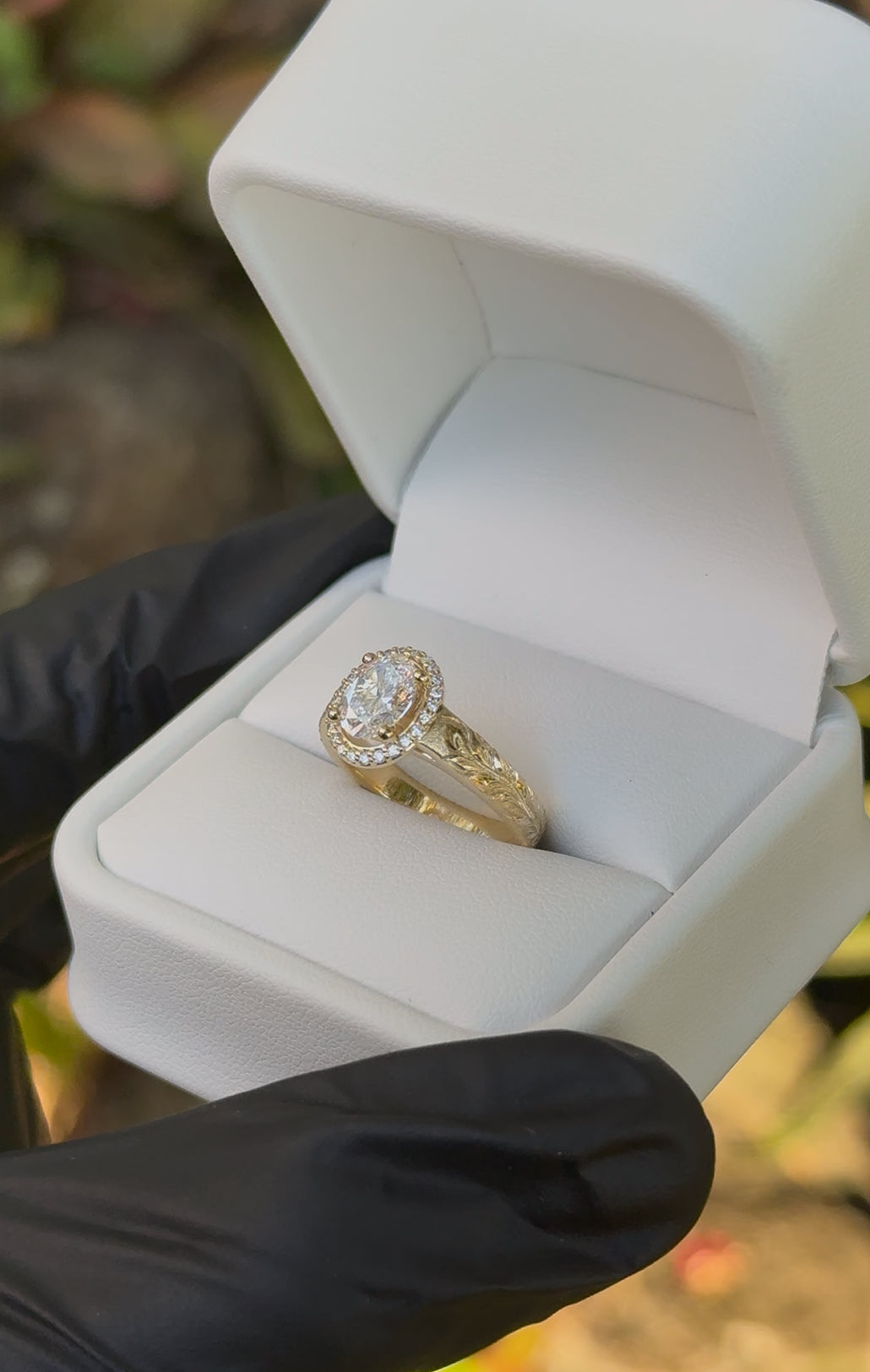 Maile Leaf & Puakenikeni Engraved with Oval Cut and Halo Engagement Ring – 4mm, 14K Gold, 1ct Lab Diamond
