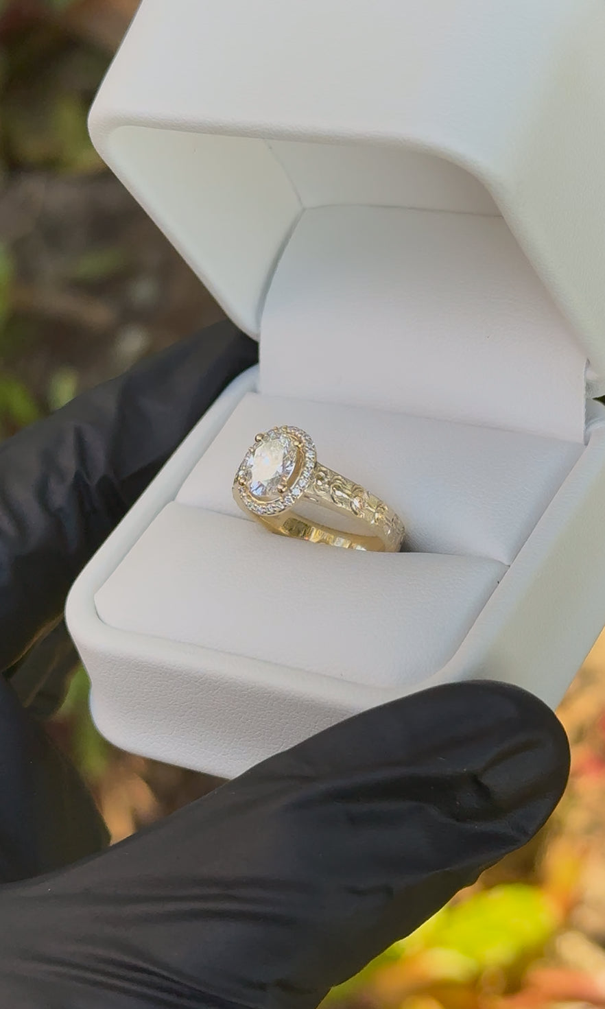 Maile Leaf & Puakenikeni Engraved with Oval Cut and Halo Engagement Ring – 4mm, 14K Gold, 1ct Lab Diamond