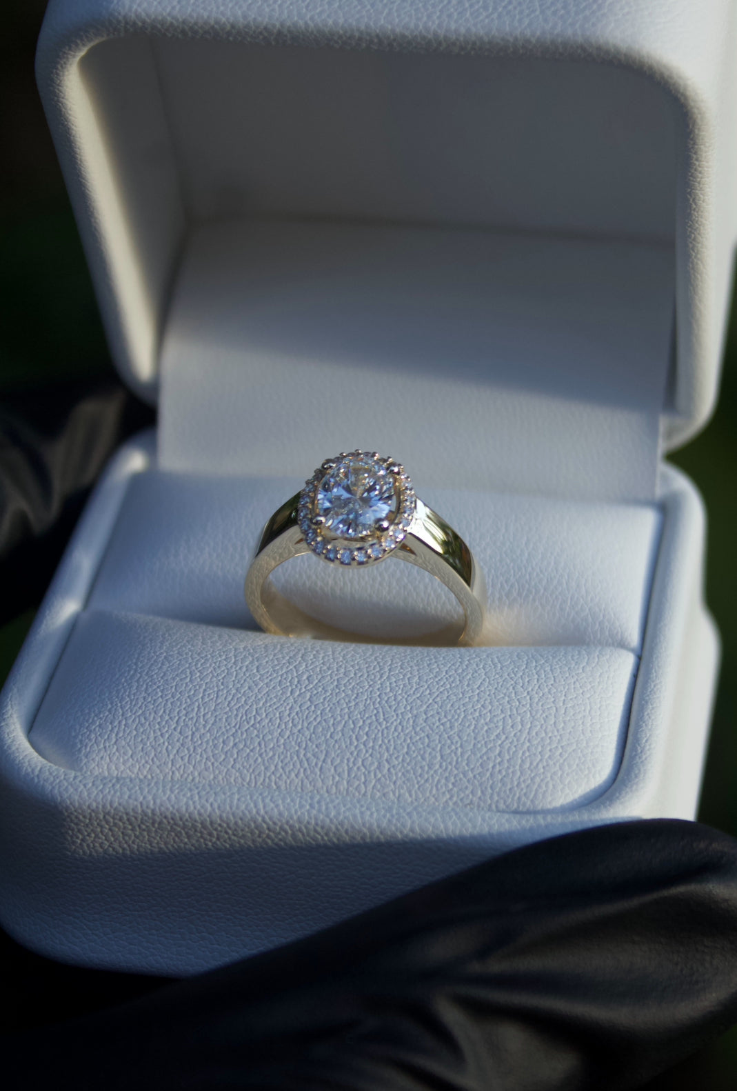 Oval Cut with Halo Engagement Ring – 4mm, 14K Gold, 1ct Lab Diamond