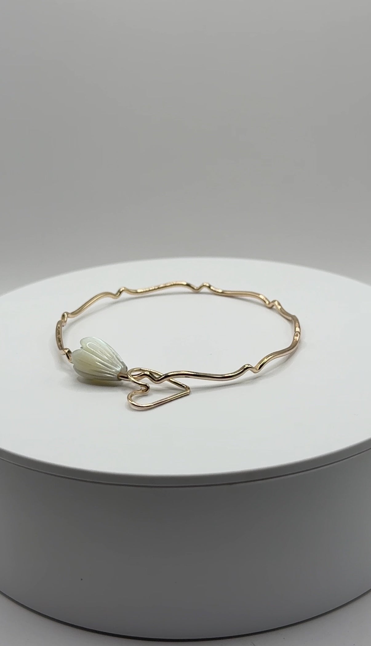 Nai’a (Dolphin) Bangle w/Pikake
