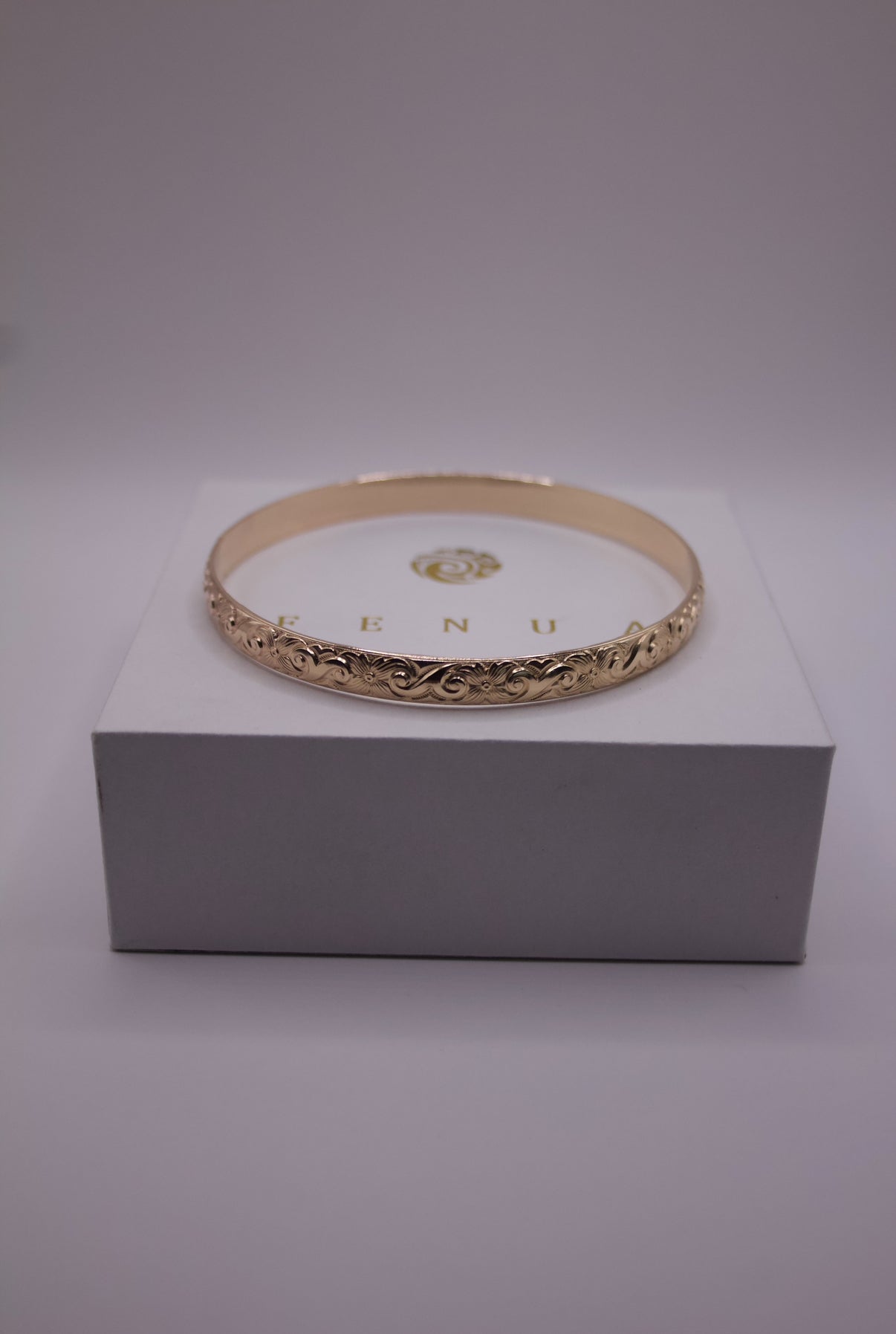 Maile Lei Heirloom Bangle (6mm)