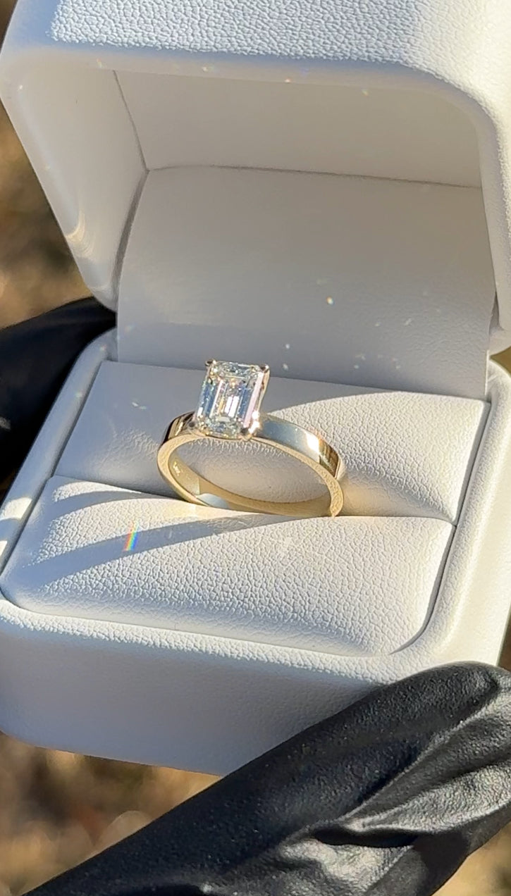 Emerald Cut Engagement Ring – 2ct Lab Diamond, 14kt Gold