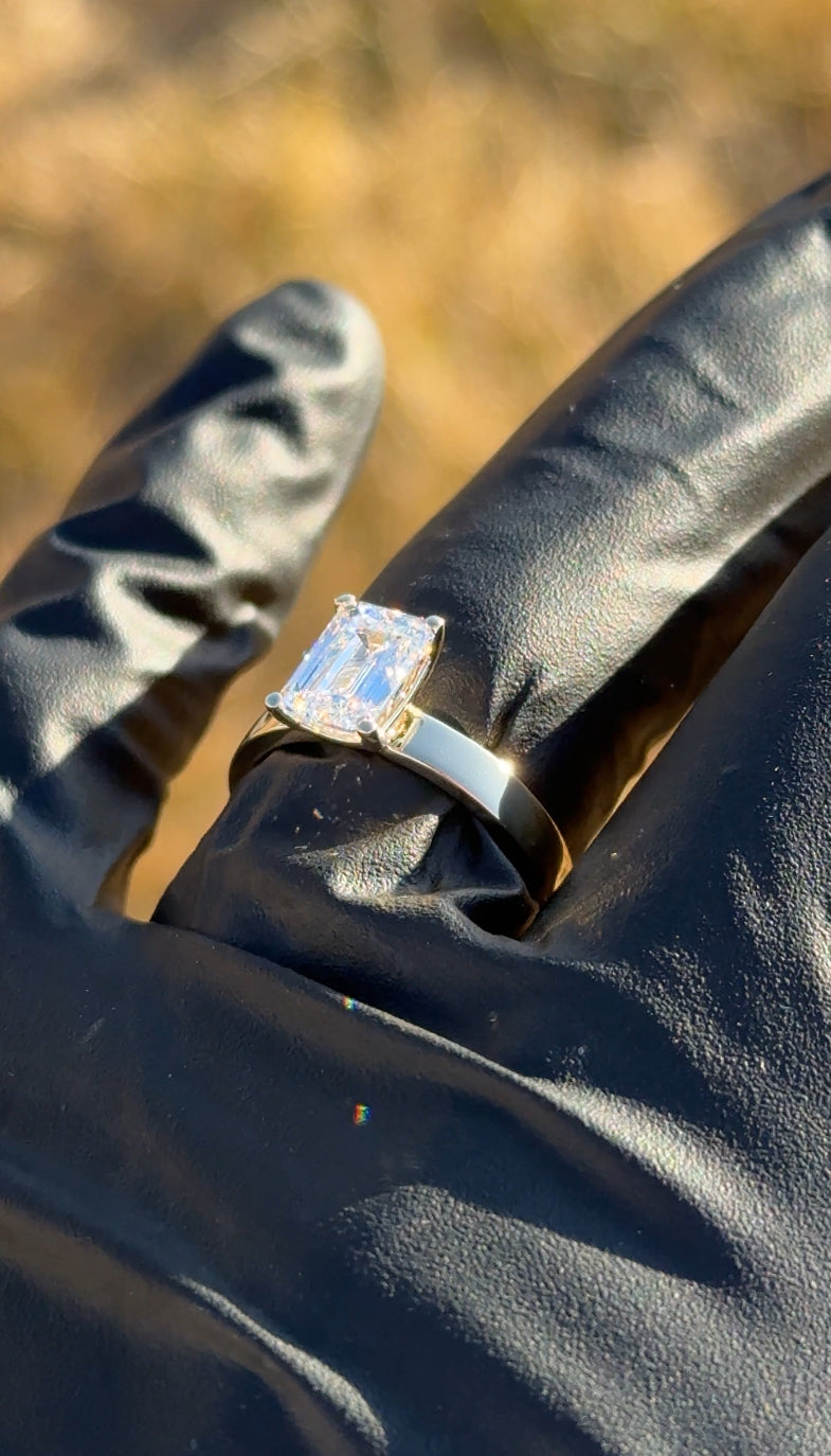 Emerald Cut Engagement Ring – 2ct Lab Diamond, 14kt Gold
