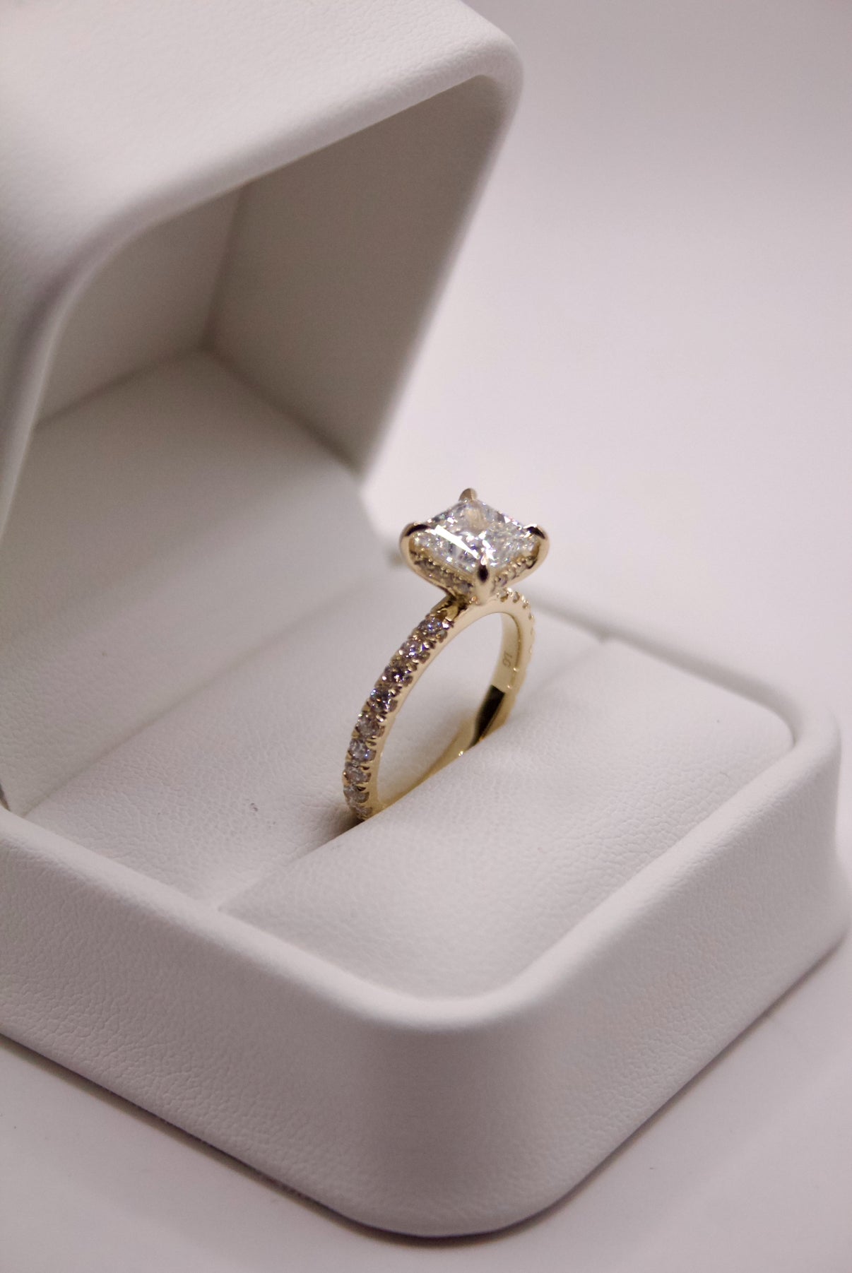 Princess Cut with Pavé and Halo Engagement Ring – 2mm, 14K Gold, 1ct Lab Diamond