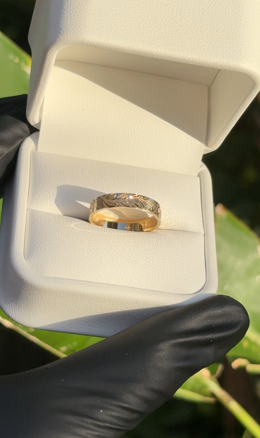 Flat ‘Ōhi’a Lehua and Maile Leaf – 4mm (Solid 14K Gold)