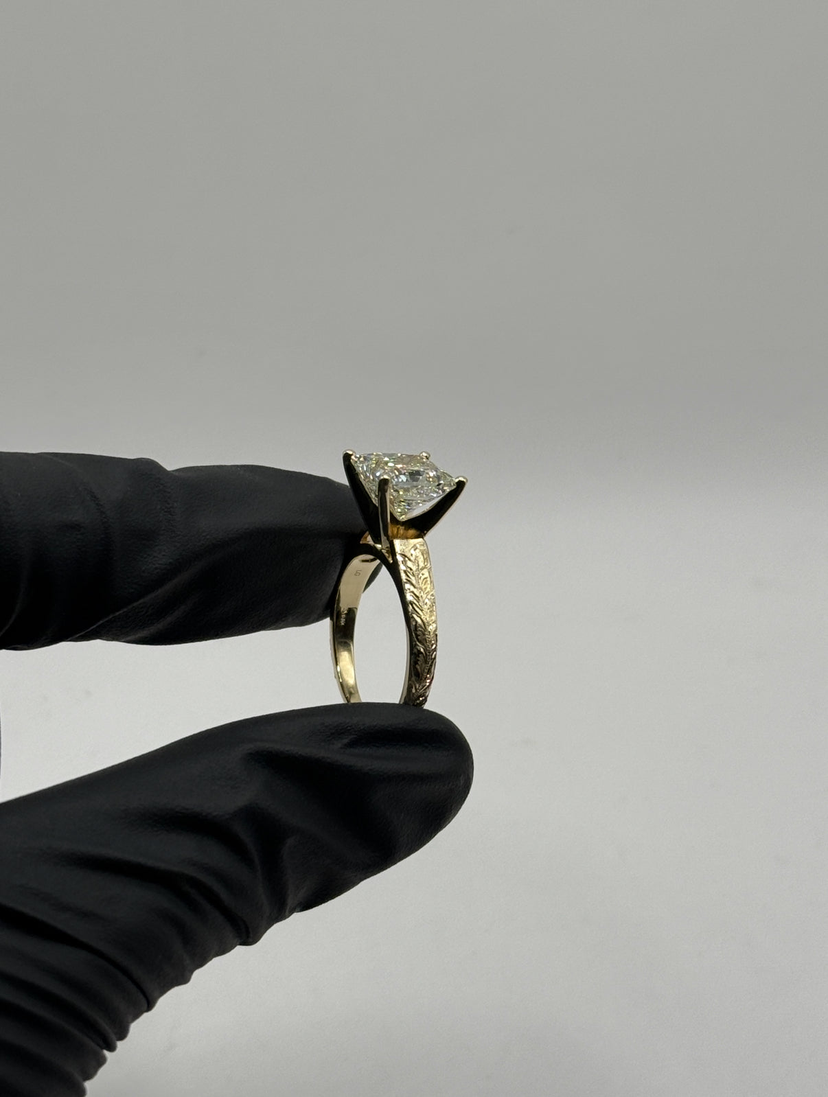 Maile Leaf & ‘Ōhi’a Lehua Engraved Ring – 4mm, 14K Gold, 4ct Princess Cut Lab Diamond