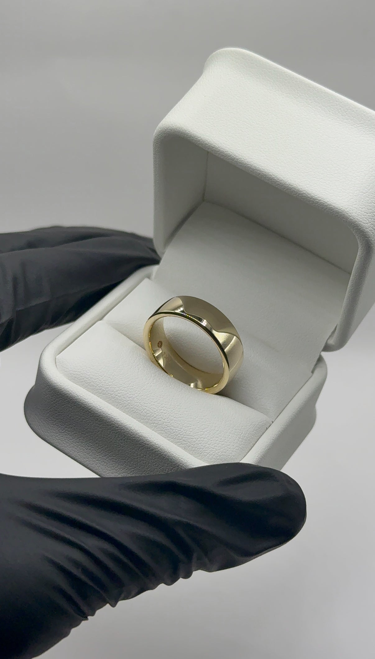 Classic 7mm Yellow Gold Wedding Band - 14kt, European Style (Heavyweight)
