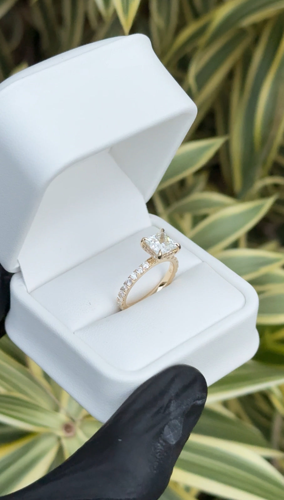 Princess Cut with Pavé and Halo Engagement Ring – 2mm, 14K Gold, 1ct Lab Diamond