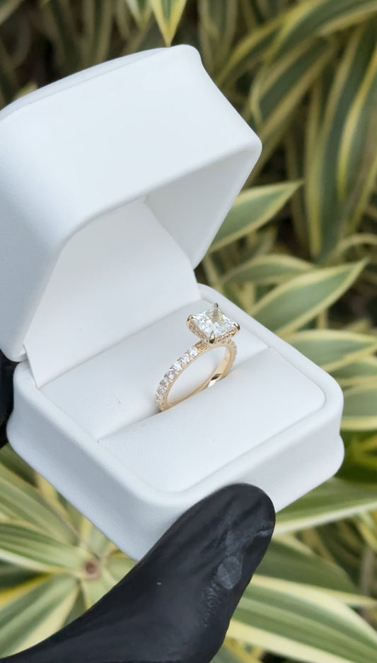 Princess Cut with Pavé and Halo Engagement Ring – 2mm, 14K Gold, 1ct Lab Diamond