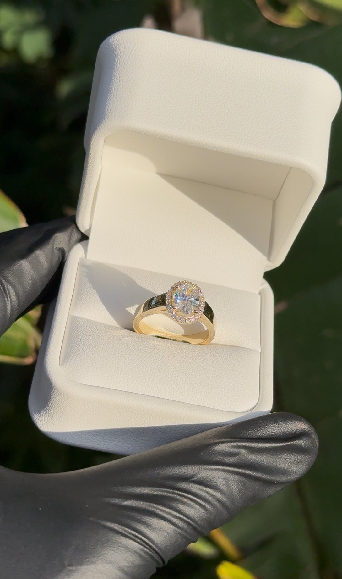 Oval Cut with Halo Engagement Ring – 4mm, 14K Gold, 1ct Lab Diamond