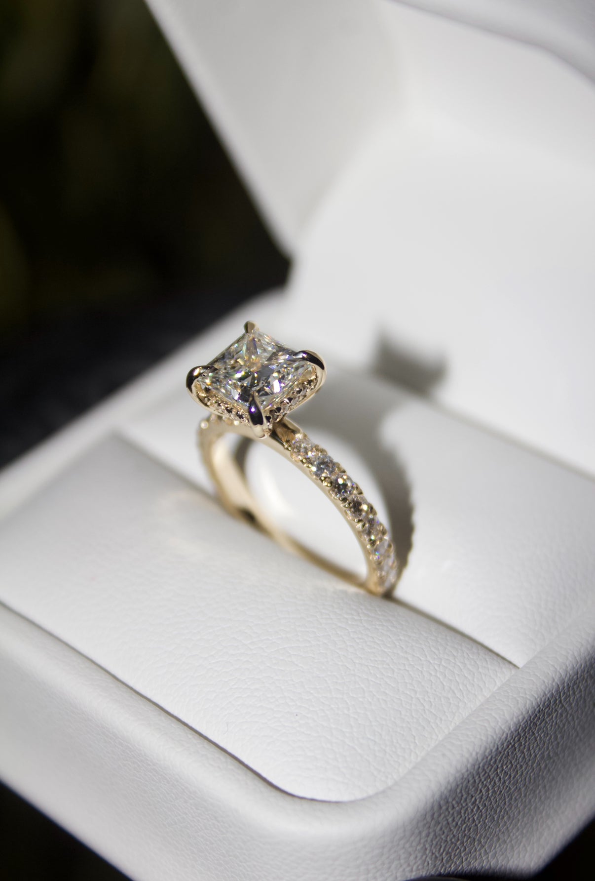 Princess Cut with Pavé and Halo Engagement Ring – 2mm, 14K Gold, 1ct Lab Diamond