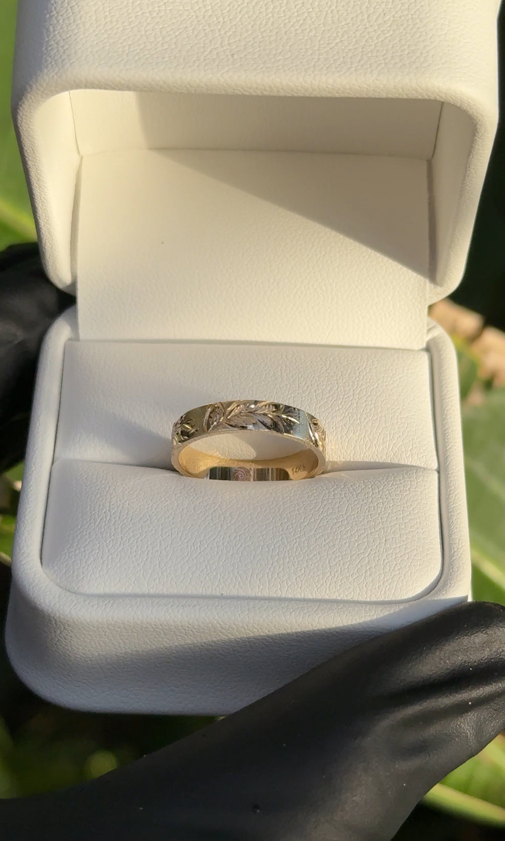 Flat ‘Ōhi’a Lehua and Maile Leaf – 4mm (Solid 14K Gold)