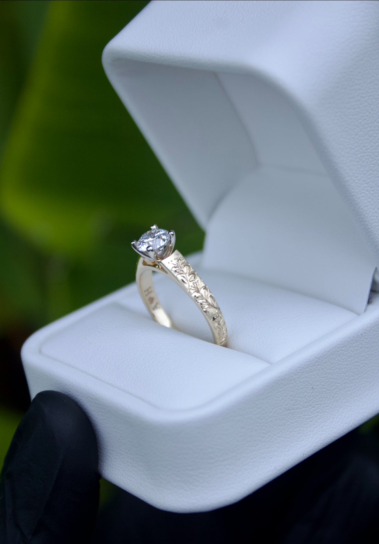 Maile Leaf & ‘Ōhi’a Lehua Engraved Ring – 4mm, 14K Gold, 1ct Round Cut Lab Diamond